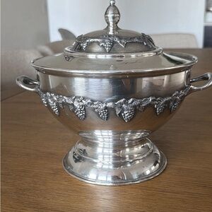 Elegant Vintage Seranco Silverplated Soup Tureen with Lid – 9”
